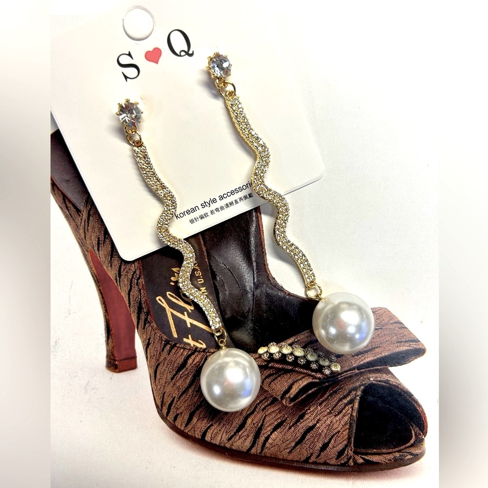 😡New Fashion Elegant Dangling Pearl Earrings